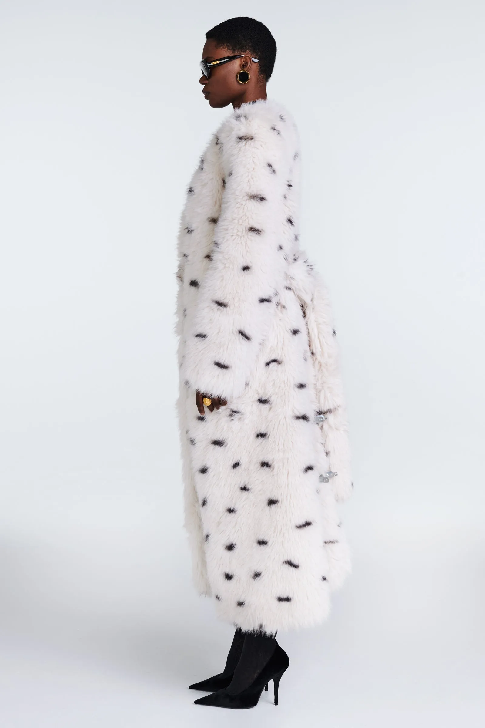 Olivia Faux Fur Coat sold by DUCIE product image thumbnail 3