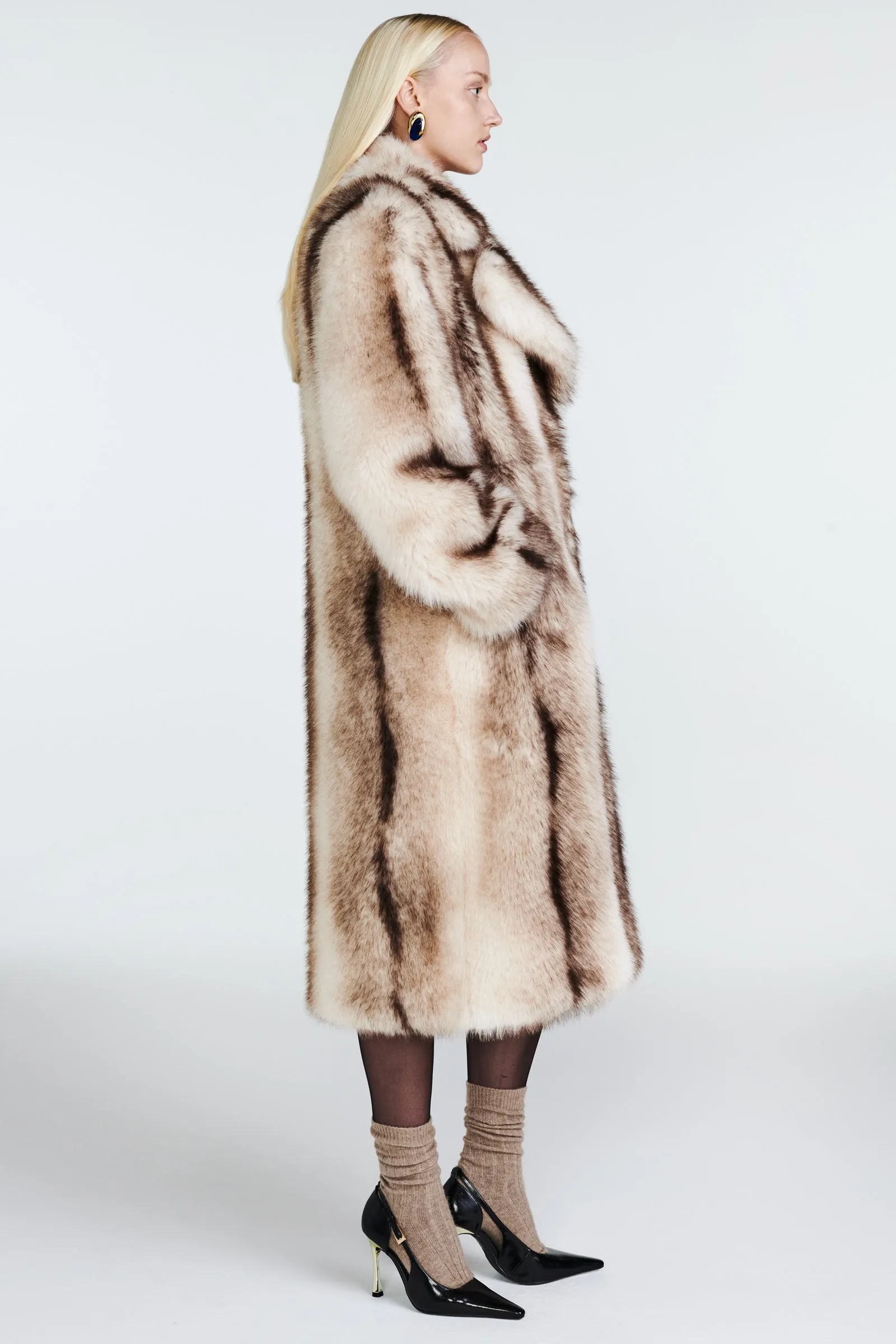Celia Fur Coat sold by DUCIE product image thumbnail 4
