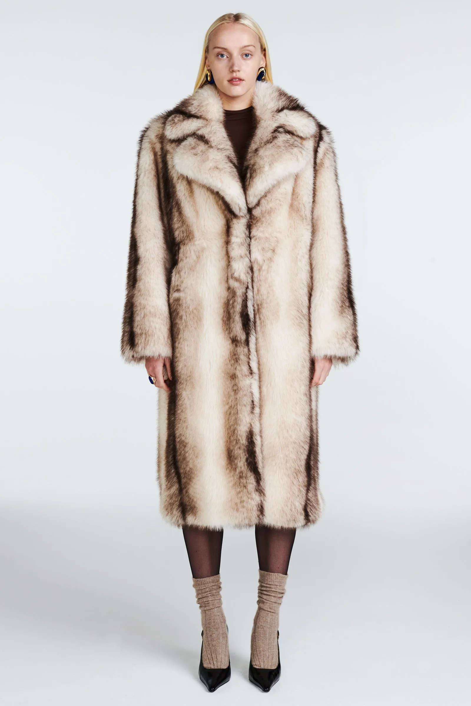 Celia Fur Coat sold by DUCIE product image thumbnail 2