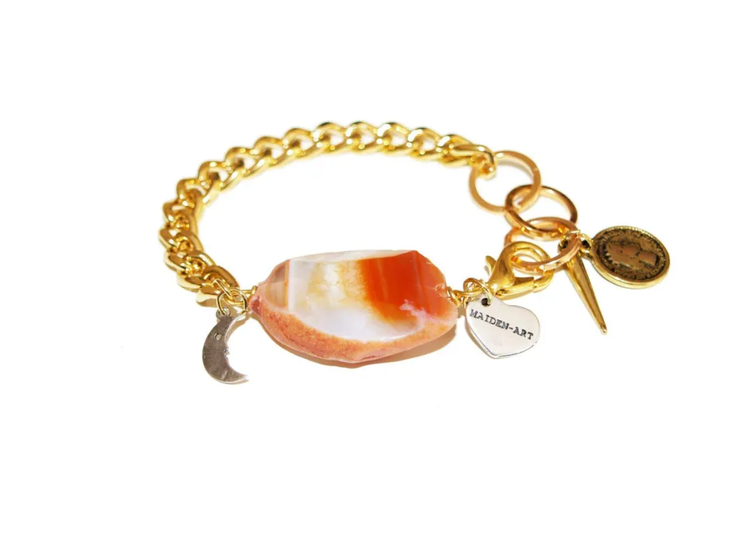 Gold bracelet with agate stone sold by Maiden-Art