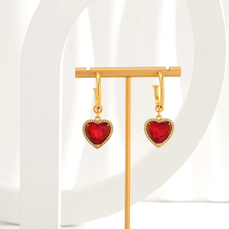 Light luxury retro red heart-shaped earrings, Herben-style noble lady's high-end and elegant ear rings, heart-shaped zircon earrings made by Maiden-Art
