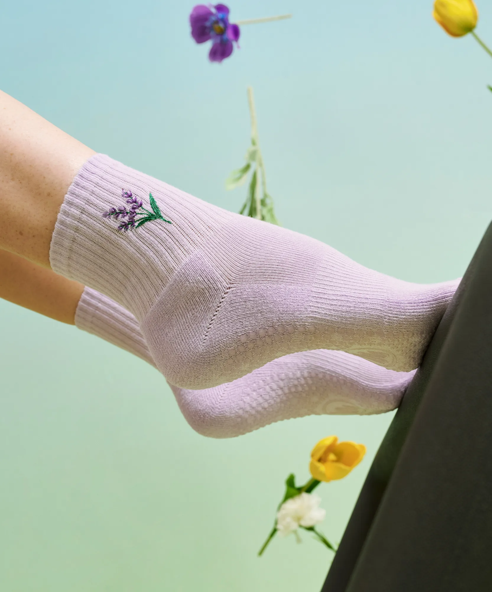 Crew Non Slip Grip Socks - Lavender Haze sold by MoveActive