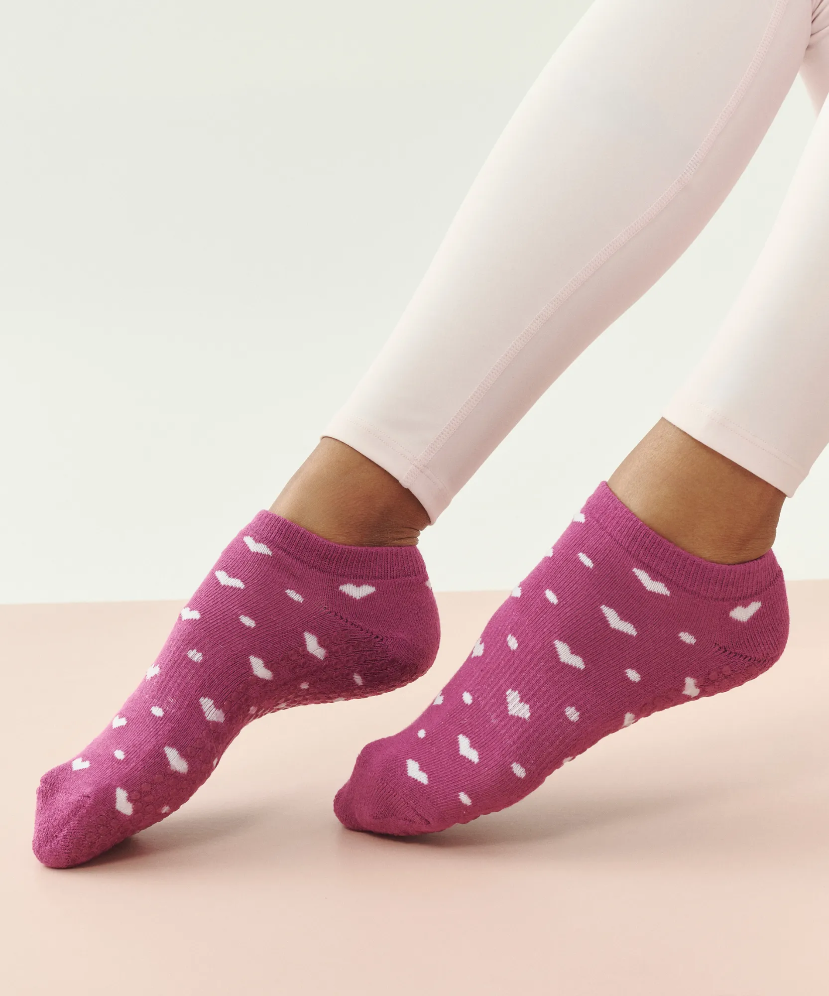 Classic Low Rise Grip Socks - Speckled Fuchsia sold by MoveActive