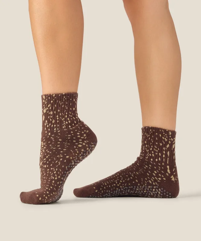 Crew Grip Socks - Fawn Espresso made by MoveActive