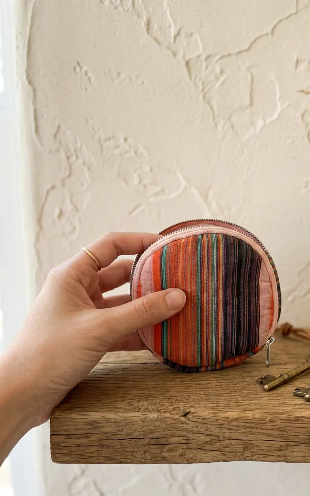ROUND POUCH MARES PINK sold by Ro's Garden