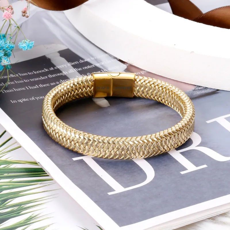"Work Hard" Golden Bracelet made by SARAH'S WHISPER