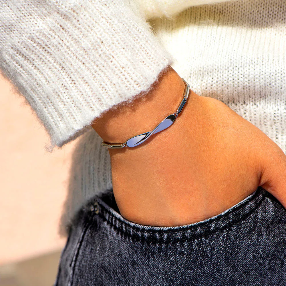 "Life has its bends and turns, but never let them cause you to lose heart." Twist Bracelet sold by SARAH'S WHISPER product image thumbnail 3