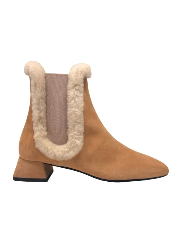 megève boot sold by Suzanne Rae
