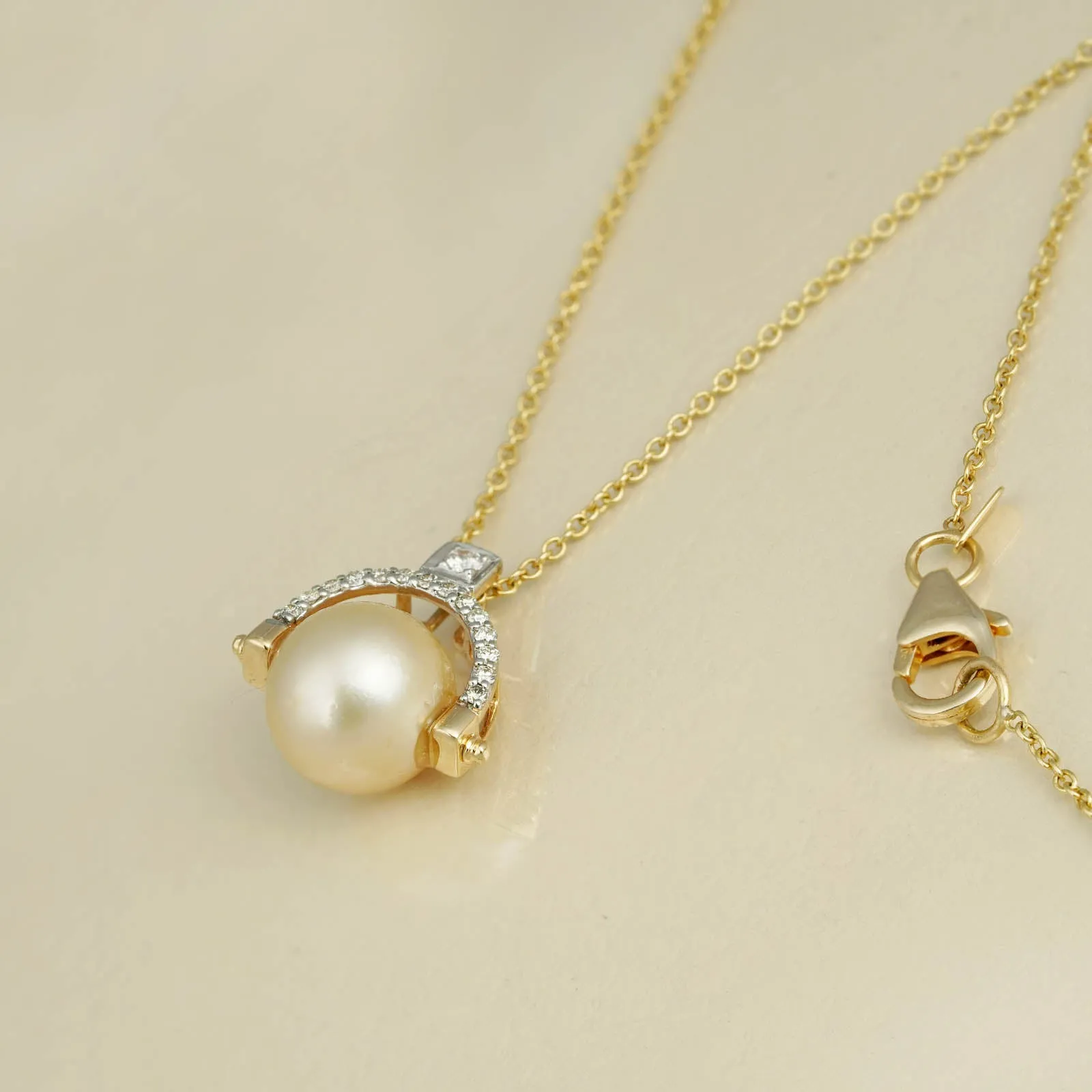 Grace Kelly South Sea Pearl Pendant Necklace sold by Vibe With Moi product image thumbnail 3