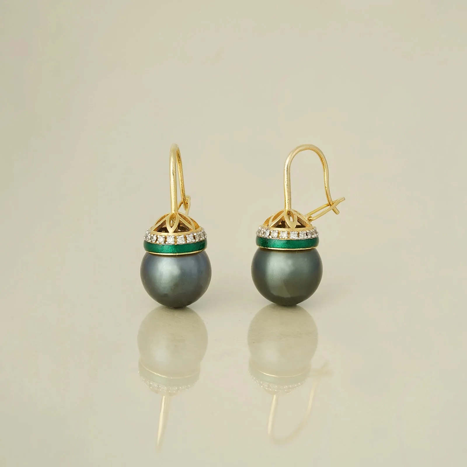 Chloe Tahitian Pearl Earrings sold by Vibe With Moi product image thumbnail 4