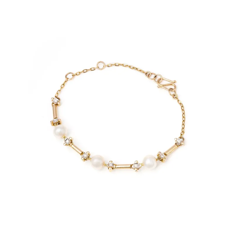 Shae Bracelet sold by Vibe With Moi