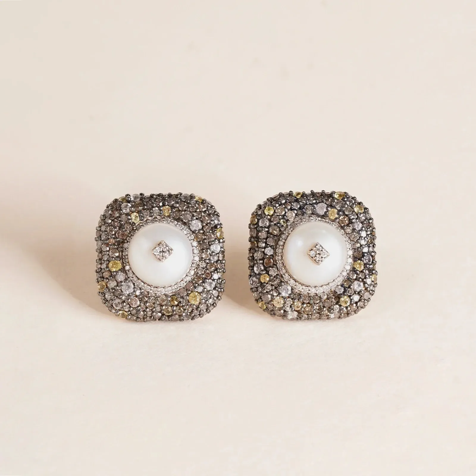 Gwen Ear Studs sold by Vibe With Moi product image thumbnail 3