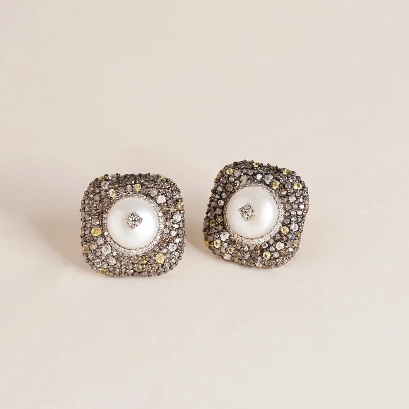 Gwen Ear Studs made by Vibe With Moi
