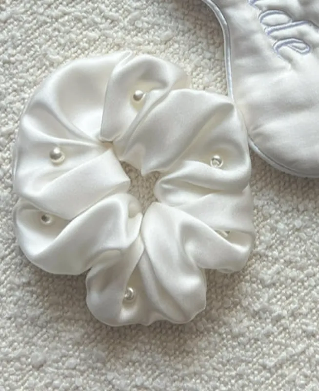 Pearly Mulberry Silk Scrunchie in Dove sold by waverles