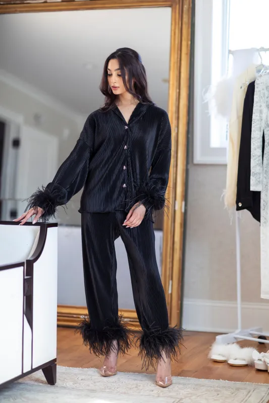 Pleated Luxe Feather Bridal Set in Noir sold by waverles