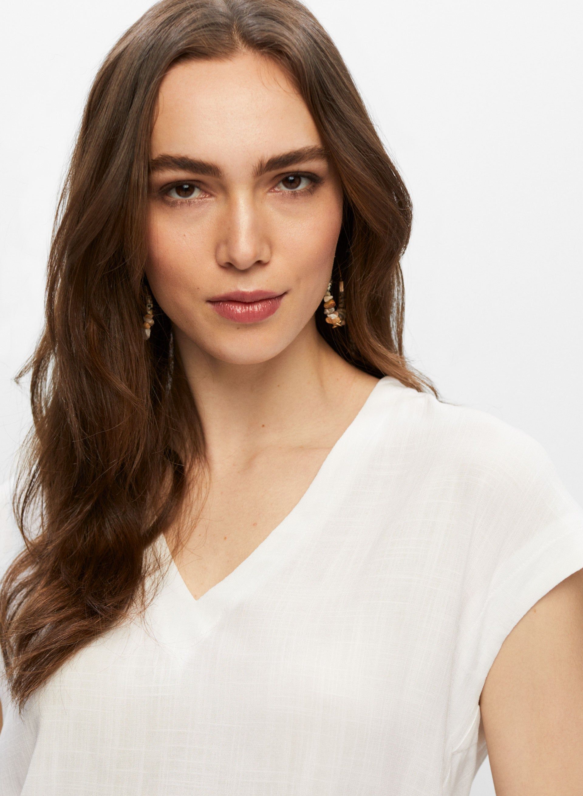 V-neck Short Sleeve Top sold by Melanie Lyne product image thumbnail 3