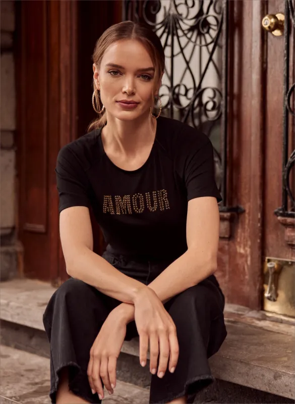 Text Detail Top sold by Melanie Lyne