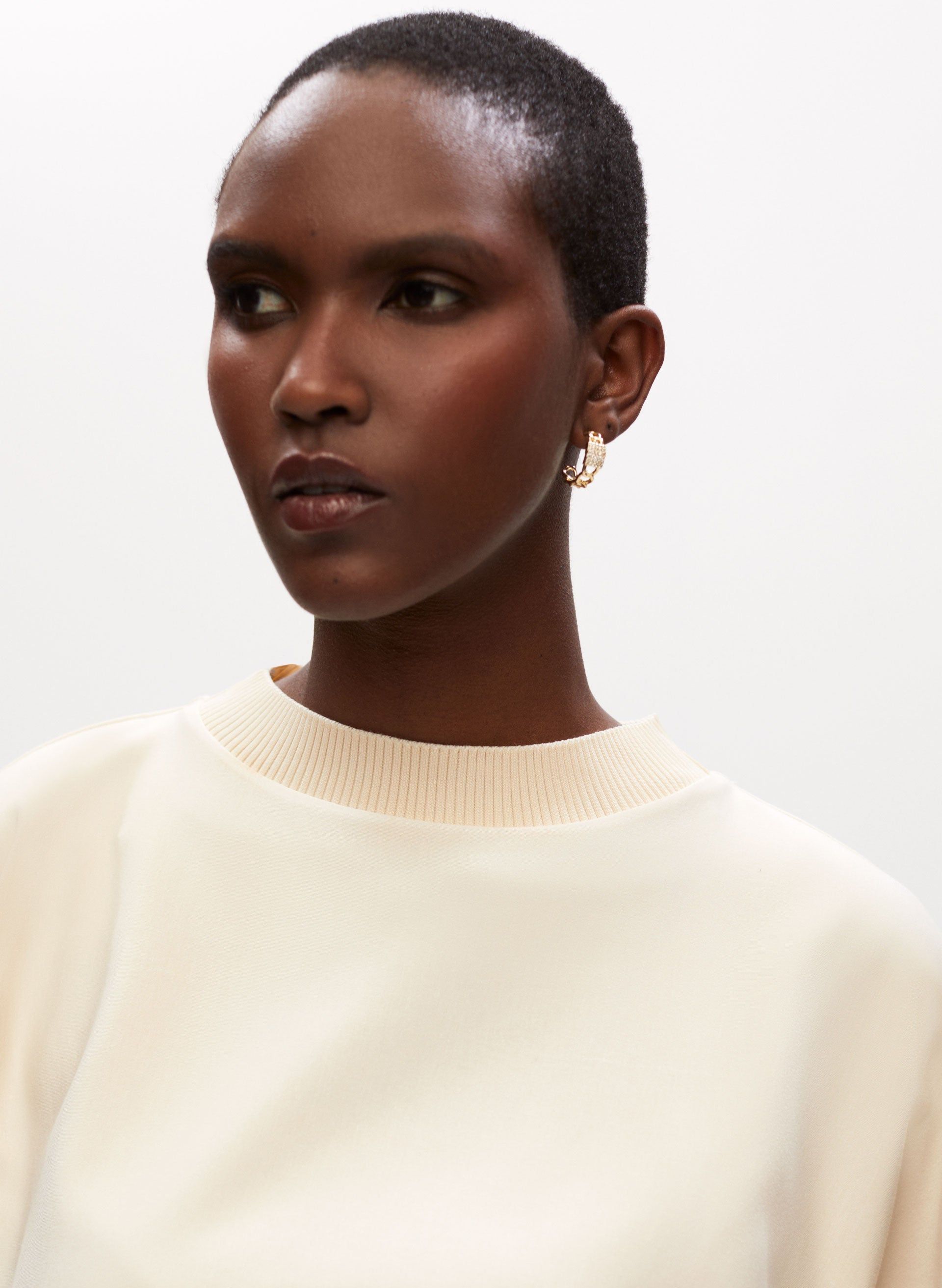 Fitted Hem Crewneck Top sold by Melanie Lyne product image thumbnail 2