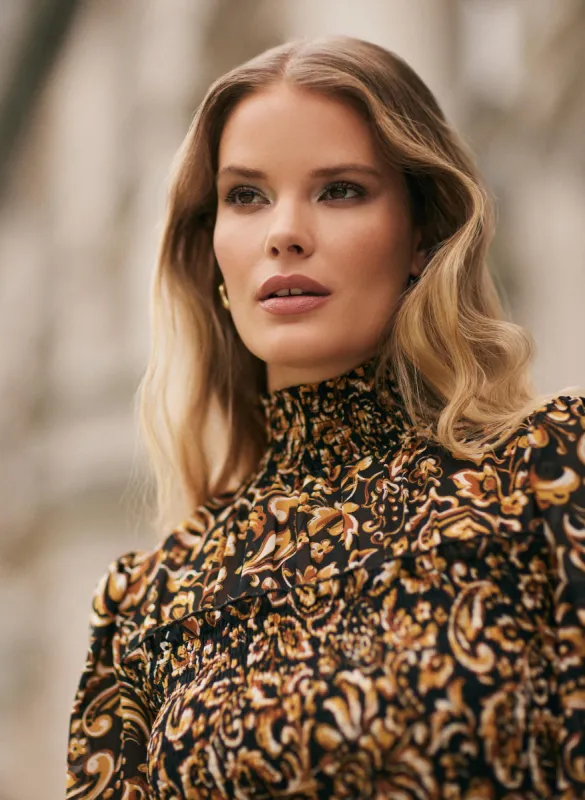Fashion Authority sold by Melanie Lyne
