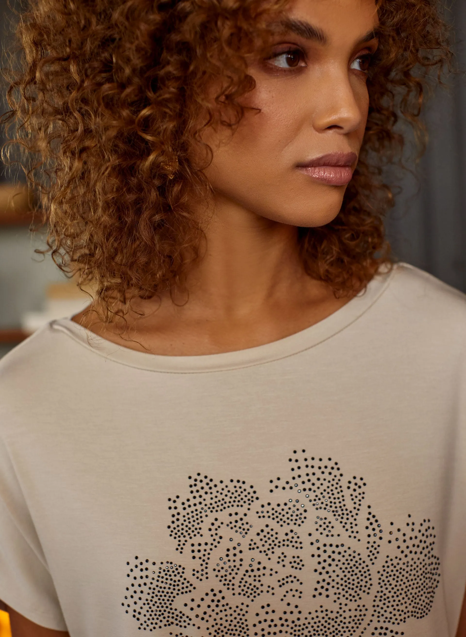 Flower Detail Short Sleeve Tee sold by Melanie Lyne product image thumbnail 3