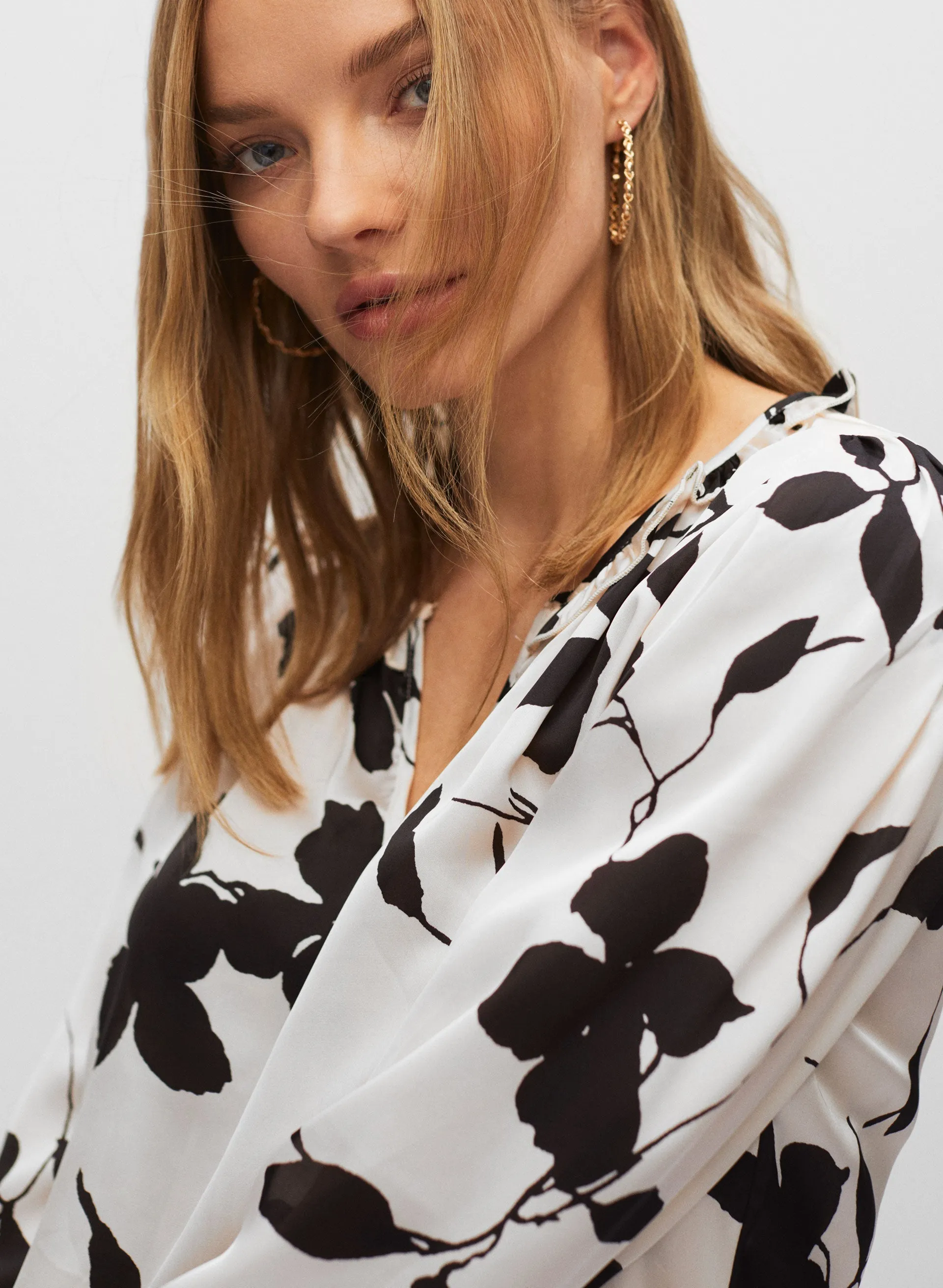 Floral Print Ruffle Detail Blouse sold by Melanie Lyne product image thumbnail 3