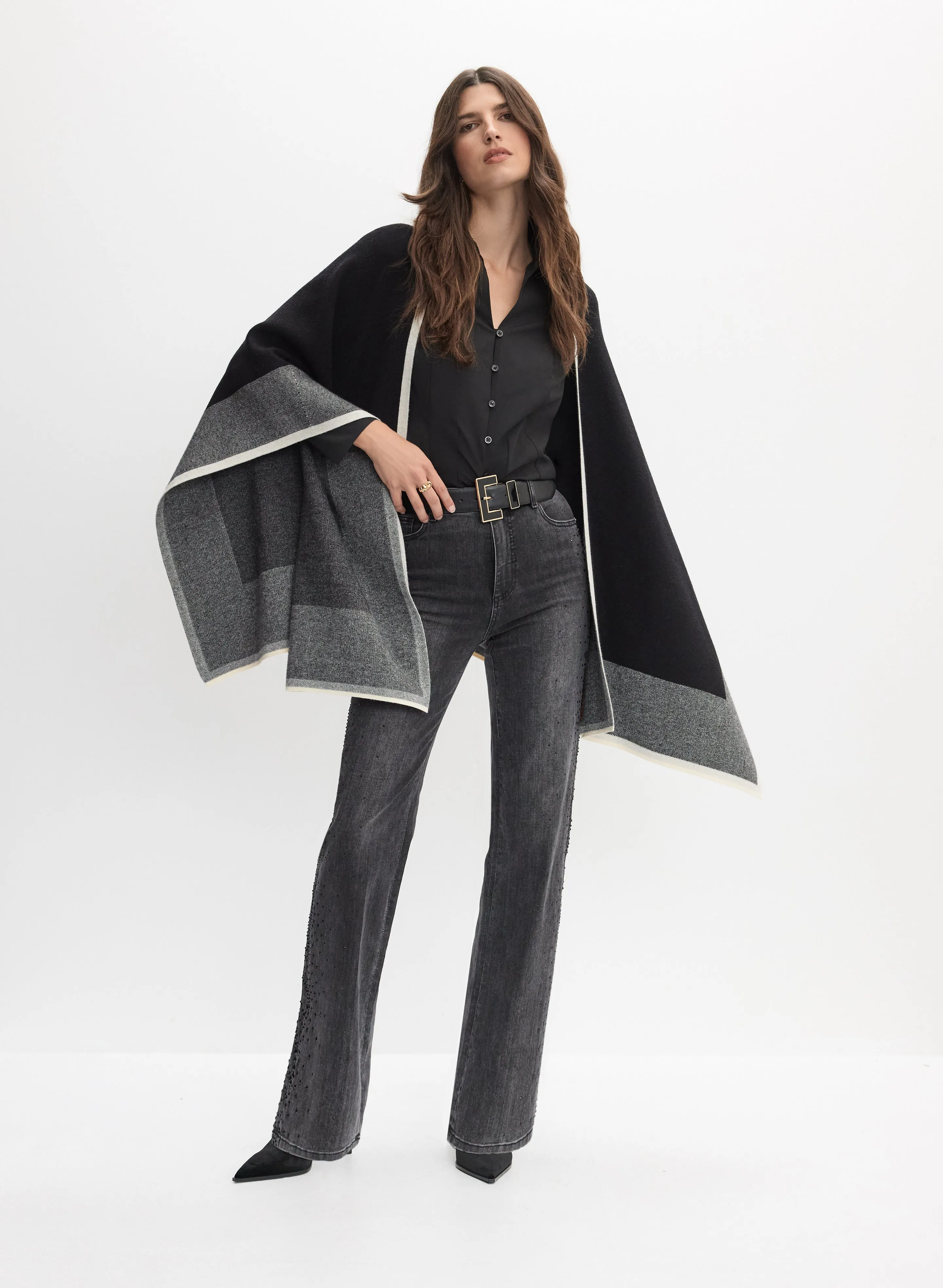 Contrast Border Shawl sold by Melanie Lyne product image thumbnail 3