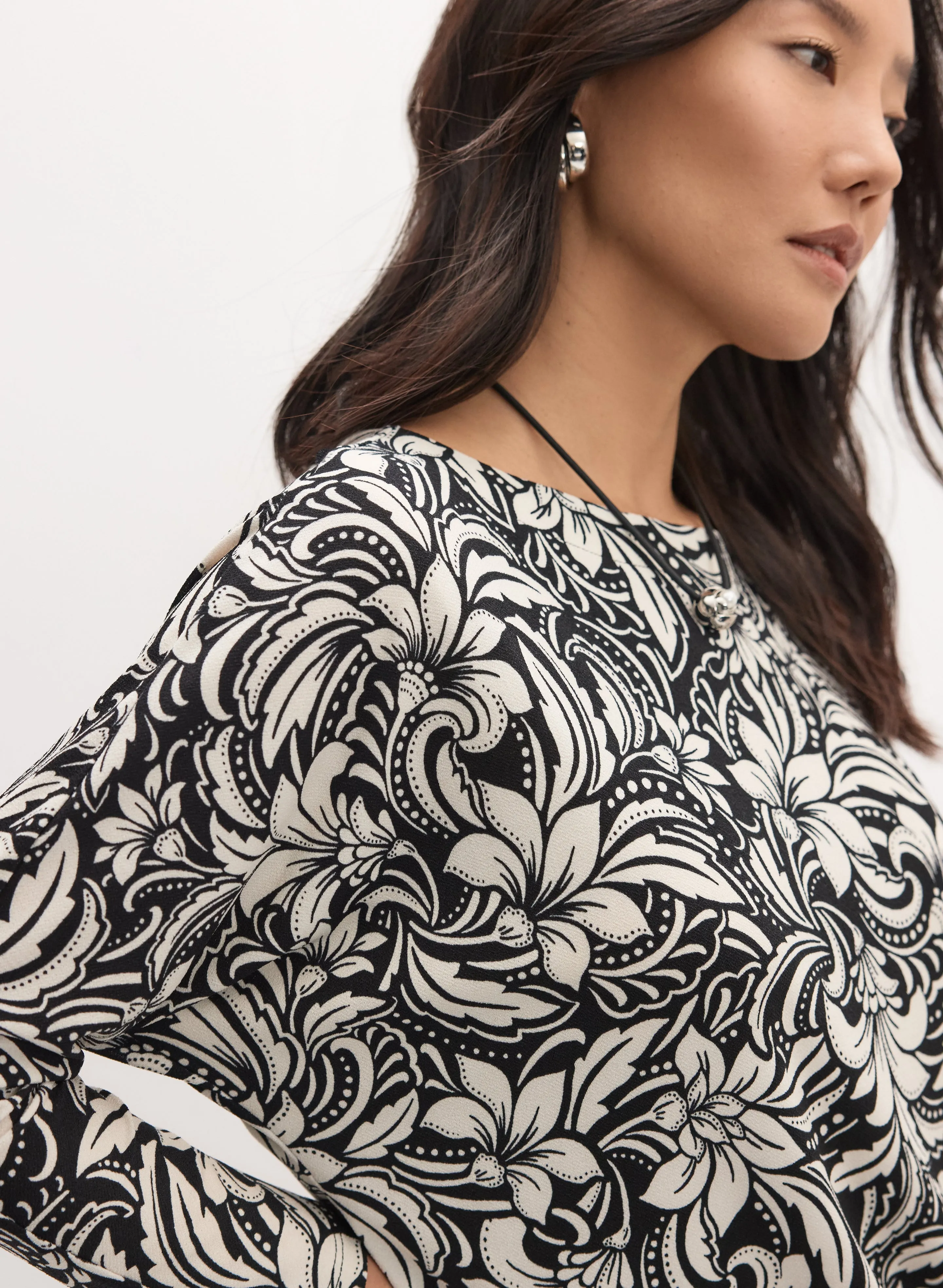 Graphic Floral Print Top sold by Melanie Lyne product image thumbnail 2