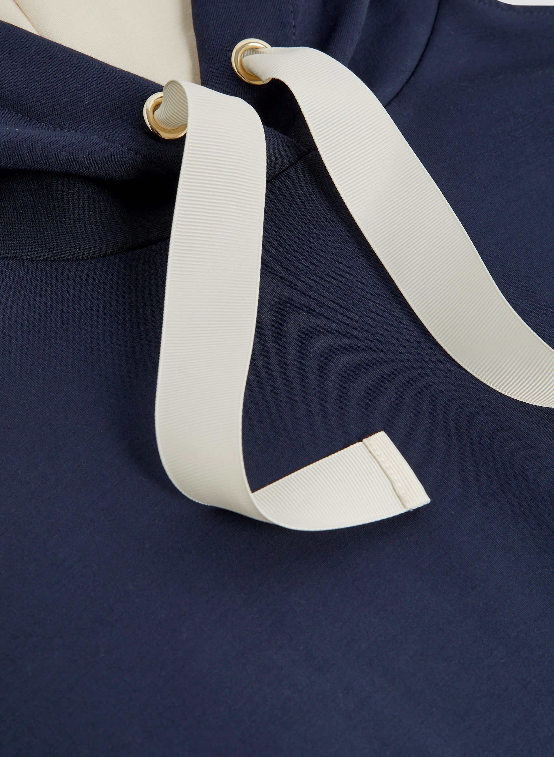 Stripe print Top sold by Melanie Lyne product image thumbnail 5