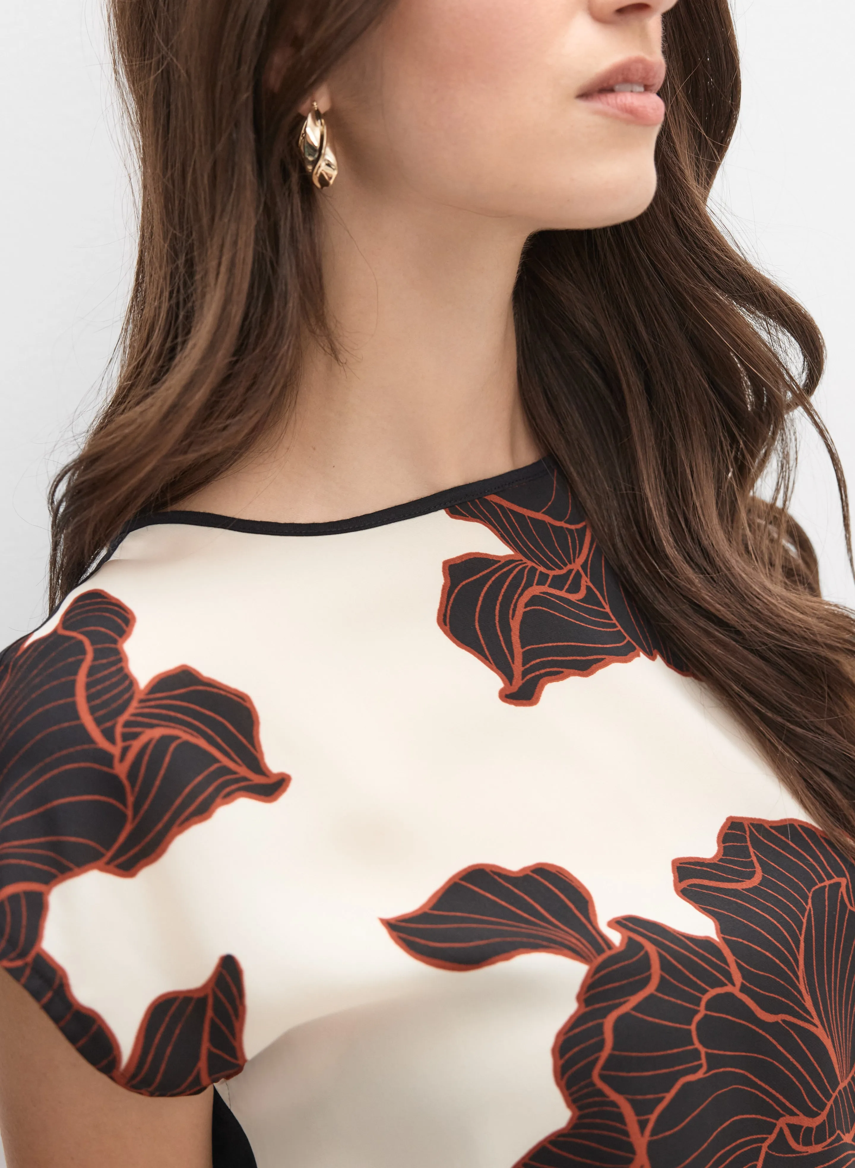 Graphic Floral Top sold by Melanie Lyne product image thumbnail 2