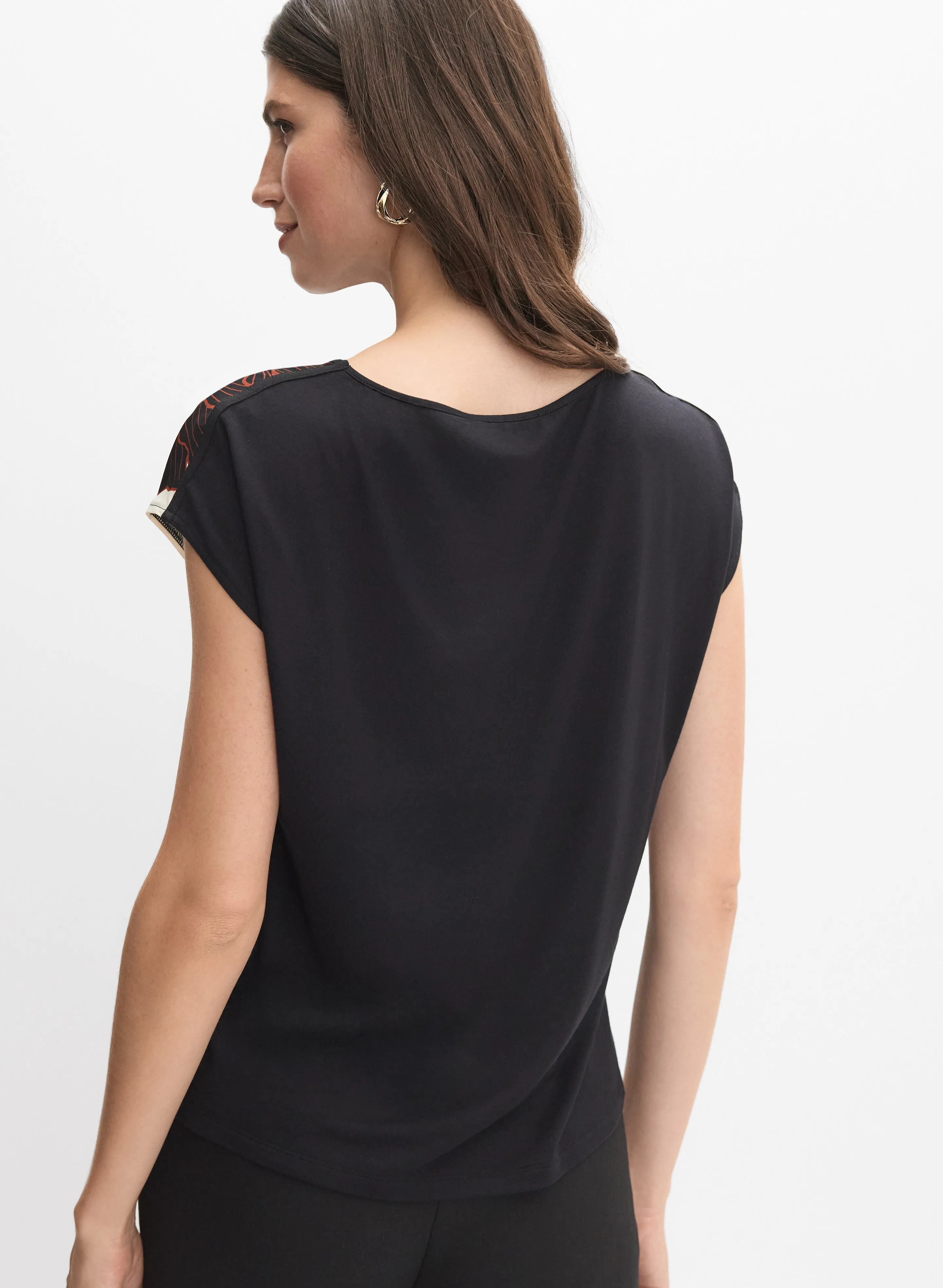 Graphic Floral Top sold by Melanie Lyne product image thumbnail 4