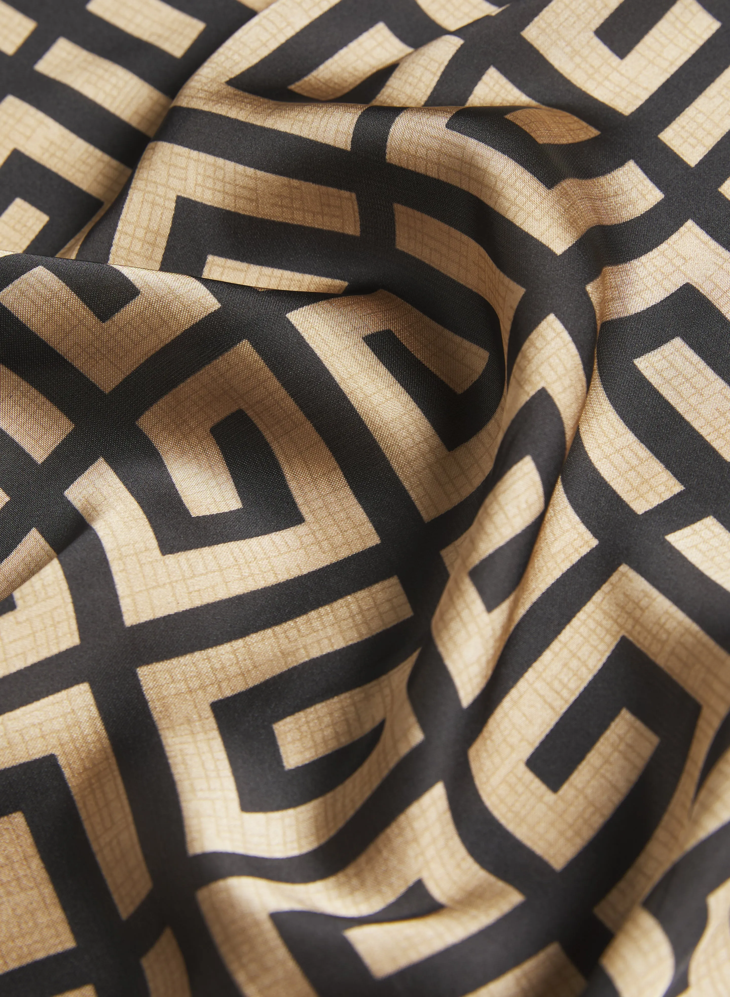 Two-Tone Geometric Scarf sold by Melanie Lyne product image thumbnail 2