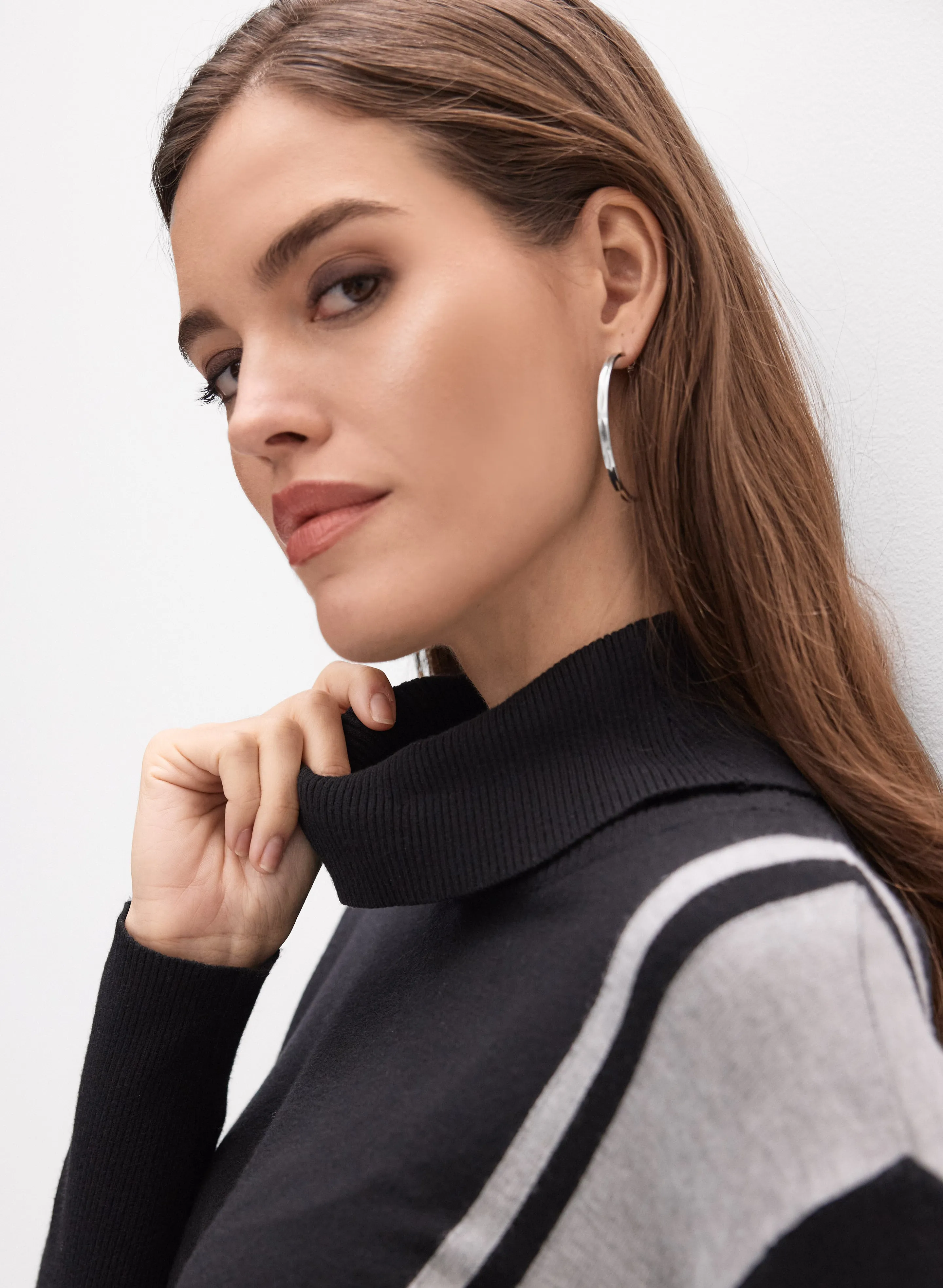 Colour Block Turtleneck Sweater sold by Melanie Lyne product image thumbnail 5