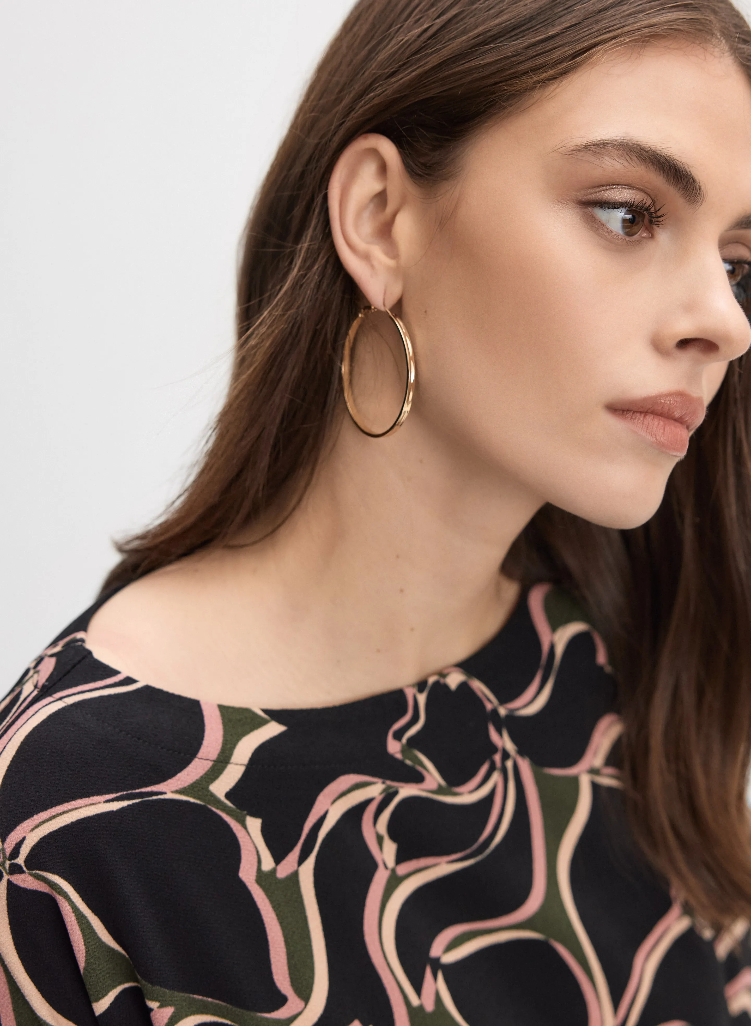 Abstract Floral Print Top sold by Melanie Lyne product image thumbnail 2