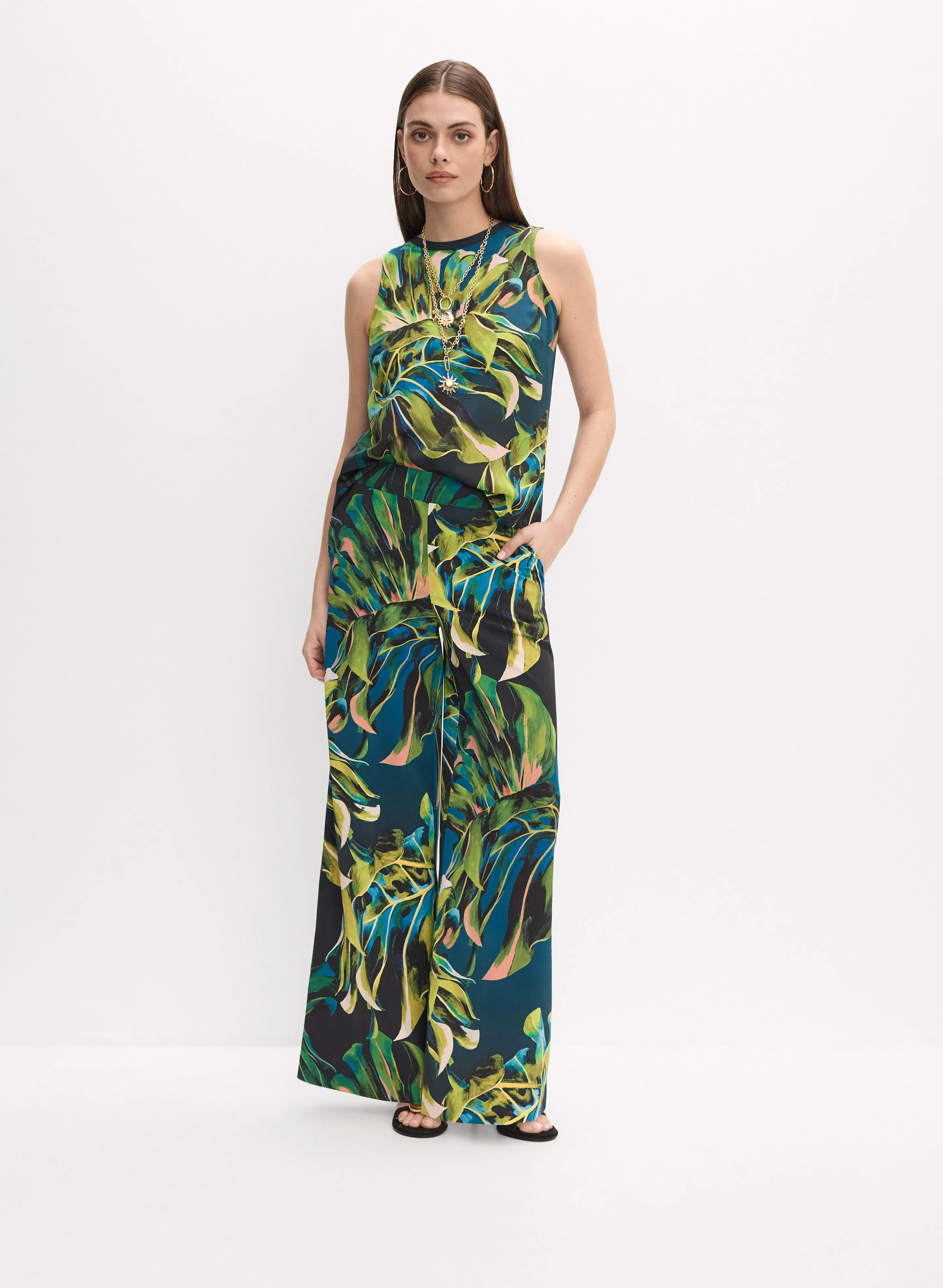 Tropical Print Top sold by Melanie Lyne product image thumbnail 3