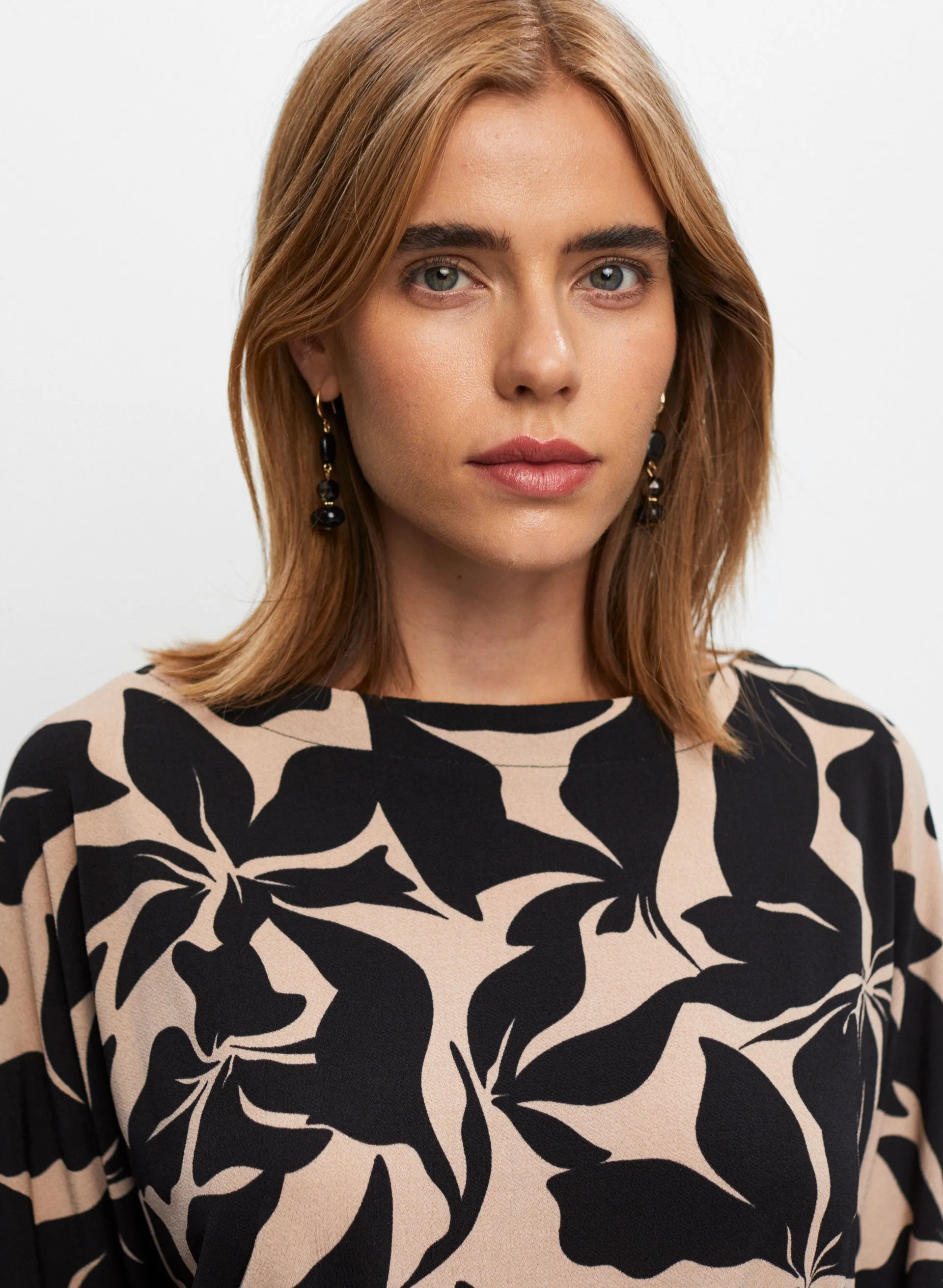 Abstract Floral Print Top sold by Melanie Lyne product image thumbnail 5