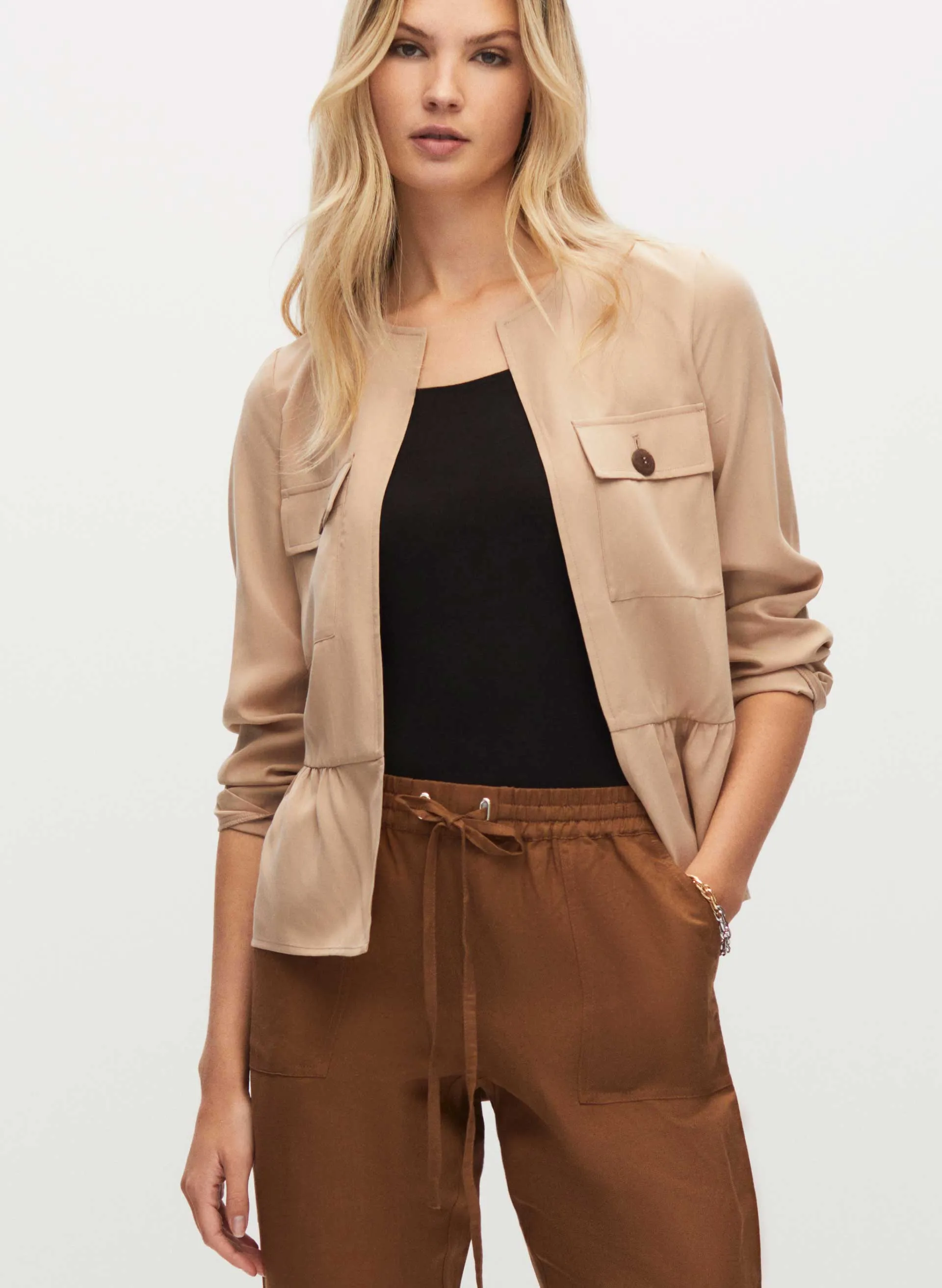 Linen Jogger Capris sold by Melanie Lyne product image thumbnail 4