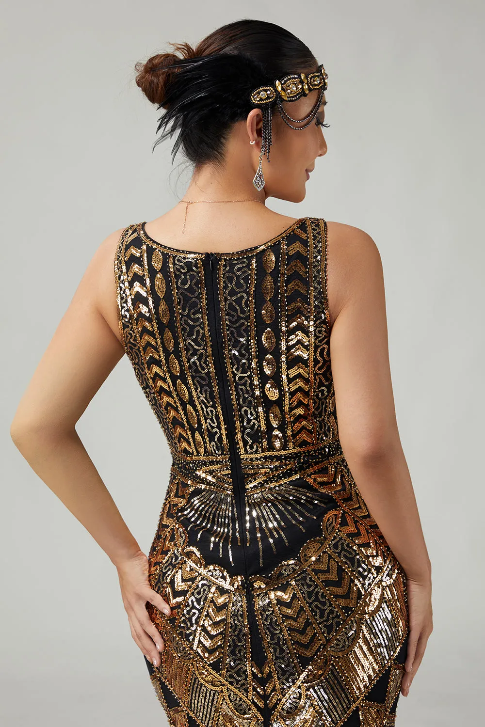 Black Golden Bodycon Sequins Fringed 1920s Dress with 5-Piece Accessories Set sold by Wedtrend product image thumbnail 5