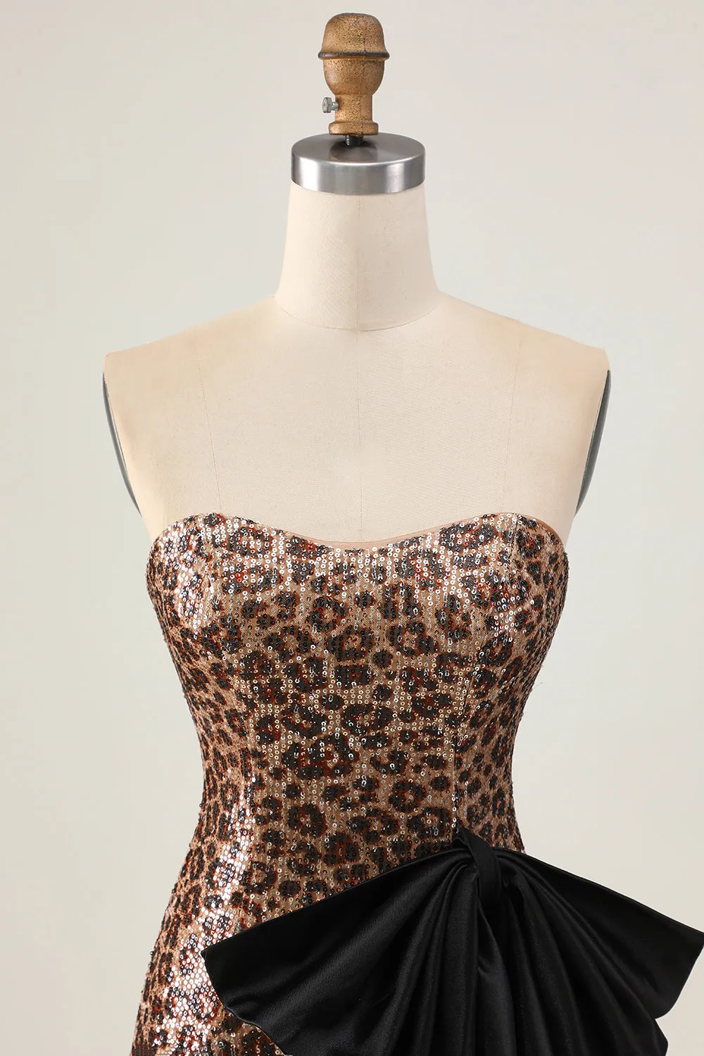 Brown Leopard Bodycon Strapless Short Homecoming Dress with Bow sold by Wedtrend product image thumbnail 4