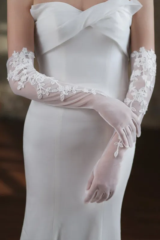 Elegant White Lace Long Wedding Gloves made by Wedtrend