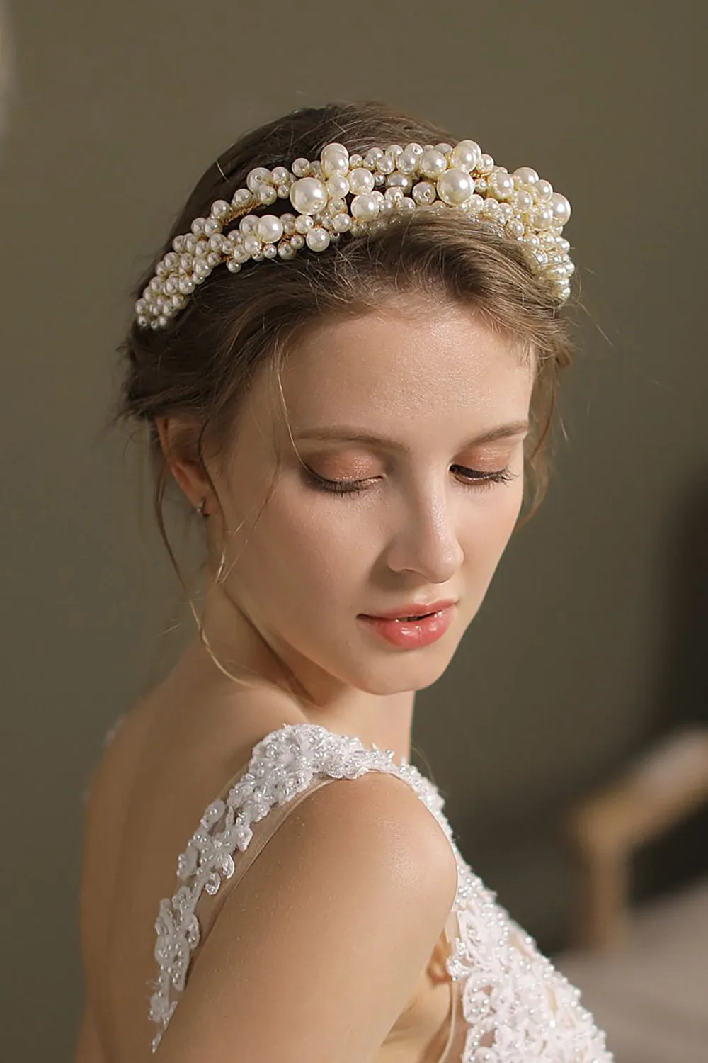 White Imitation Pearls Bridal Headband sold by Wedtrend product image thumbnail 3