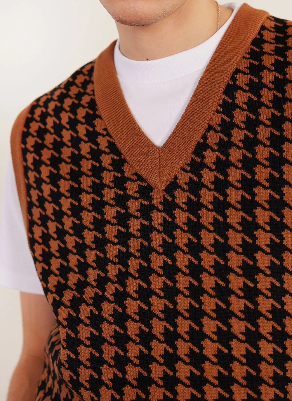 Houndstooth Knitted Vest | Percival x Ilaria | Espresso sold by Percival product image thumbnail 5