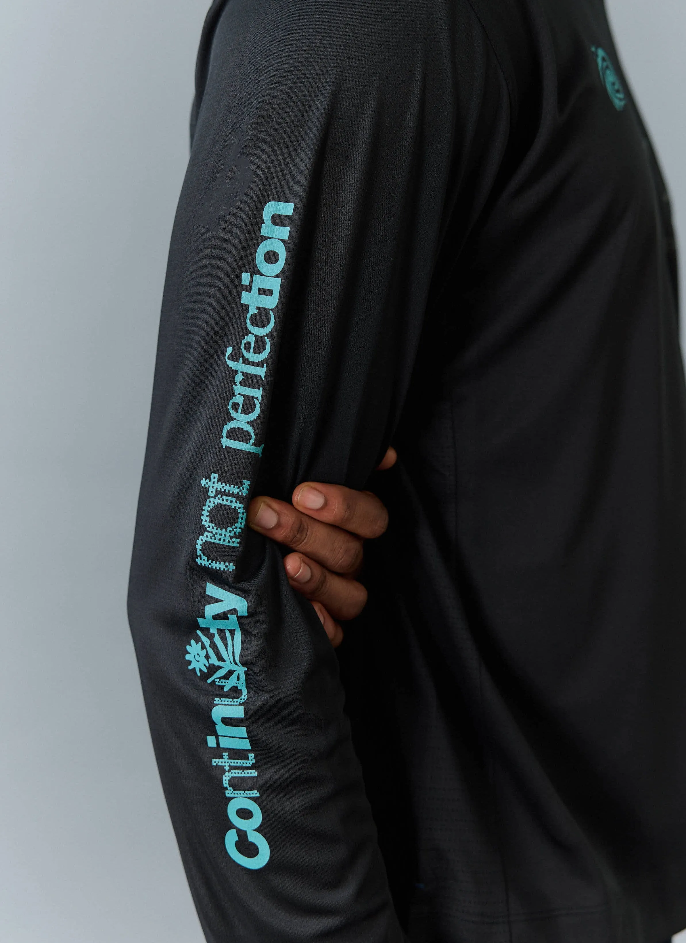 PCVL Long Sleeve Printed Performance Top | Black sold by Percival product image thumbnail 2
