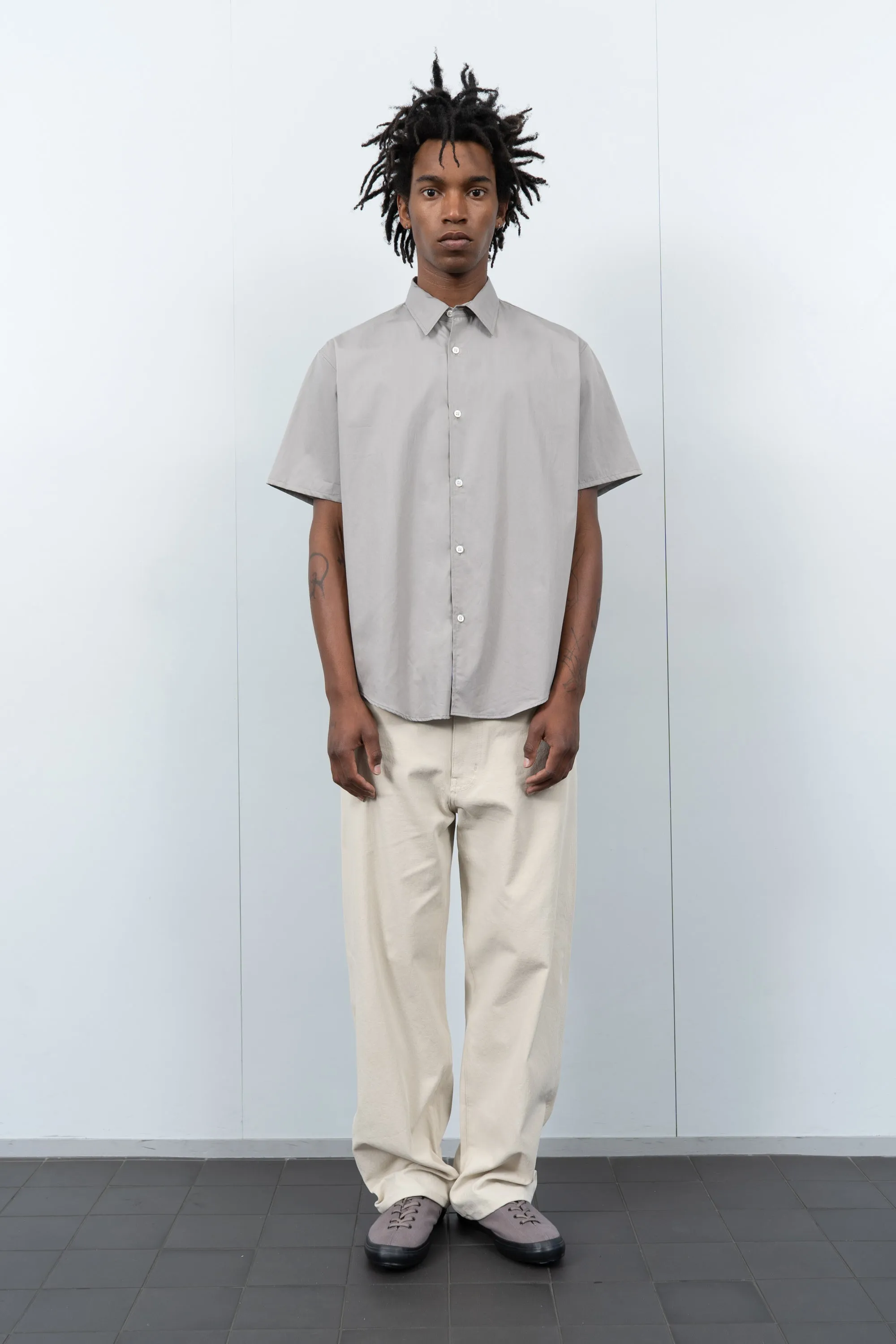 LYNN POPLIN S/S SHIRT - TRUE GREY sold by Lady White Co. product image thumbnail 2