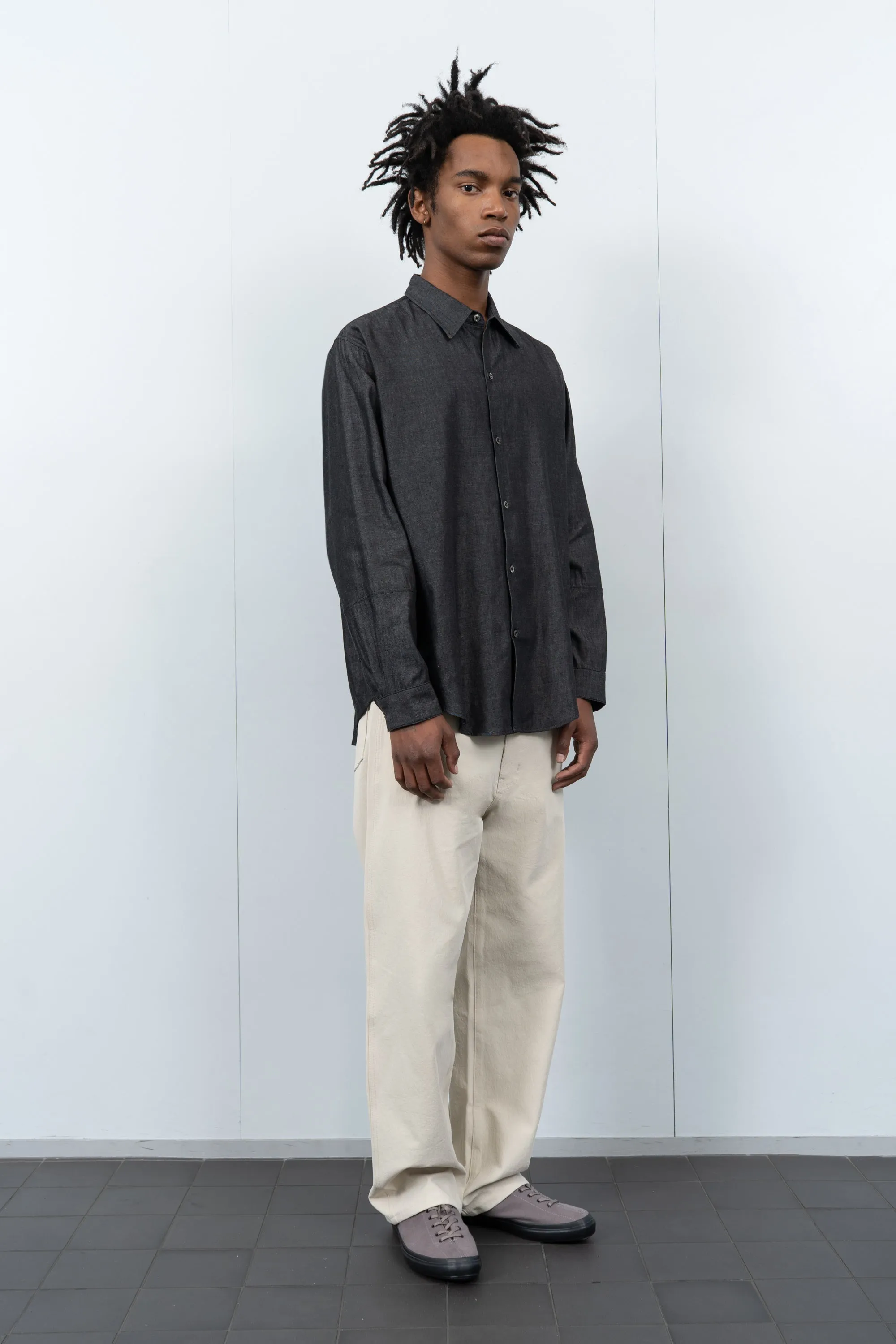 LYNN CHAMBRAY L/S SHIRT - BLACK CHAMBRAY sold by Lady White Co. product image thumbnail 3