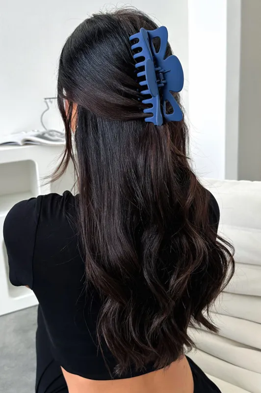 Eli Claw Clip - Blue sold by Thats So Fetch