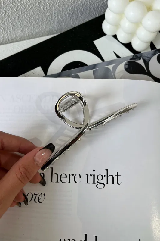 Saira Claw Clip - Silver sold by Thats So Fetch