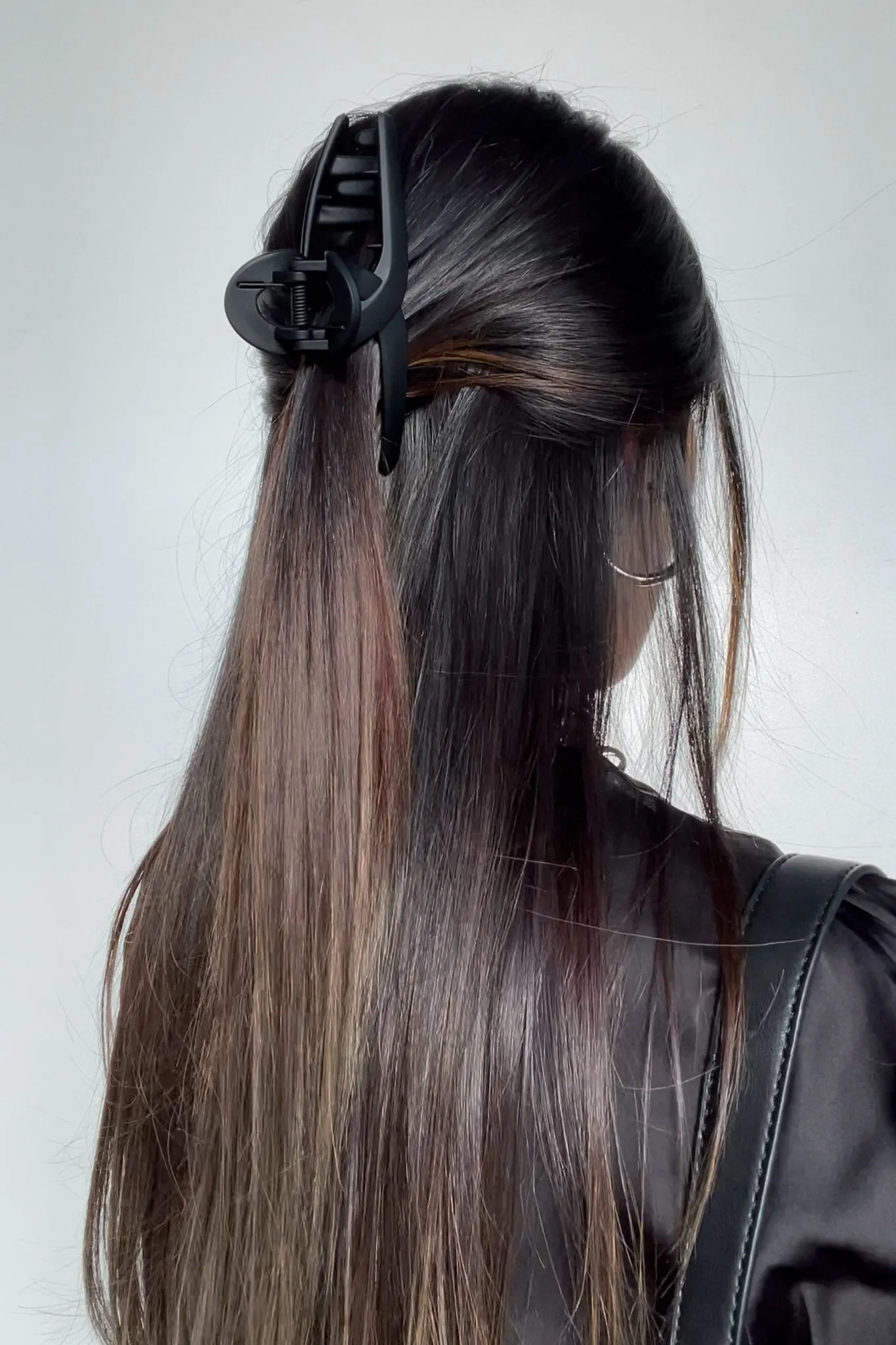 Swan Claw Clips 2 Pack- Black/Cream sold by Thats So Fetch product image thumbnail 4