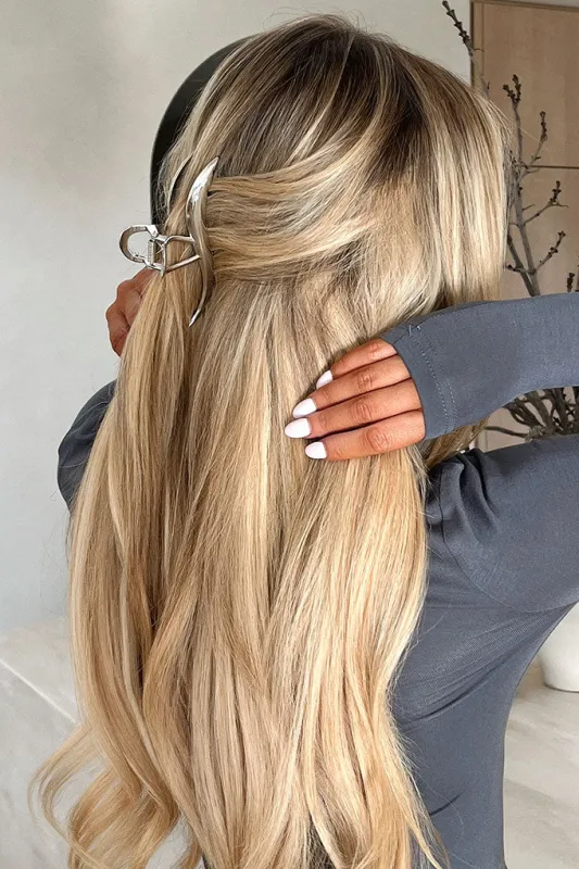 Emiko Claw Clip - Silver made by Thats So Fetch