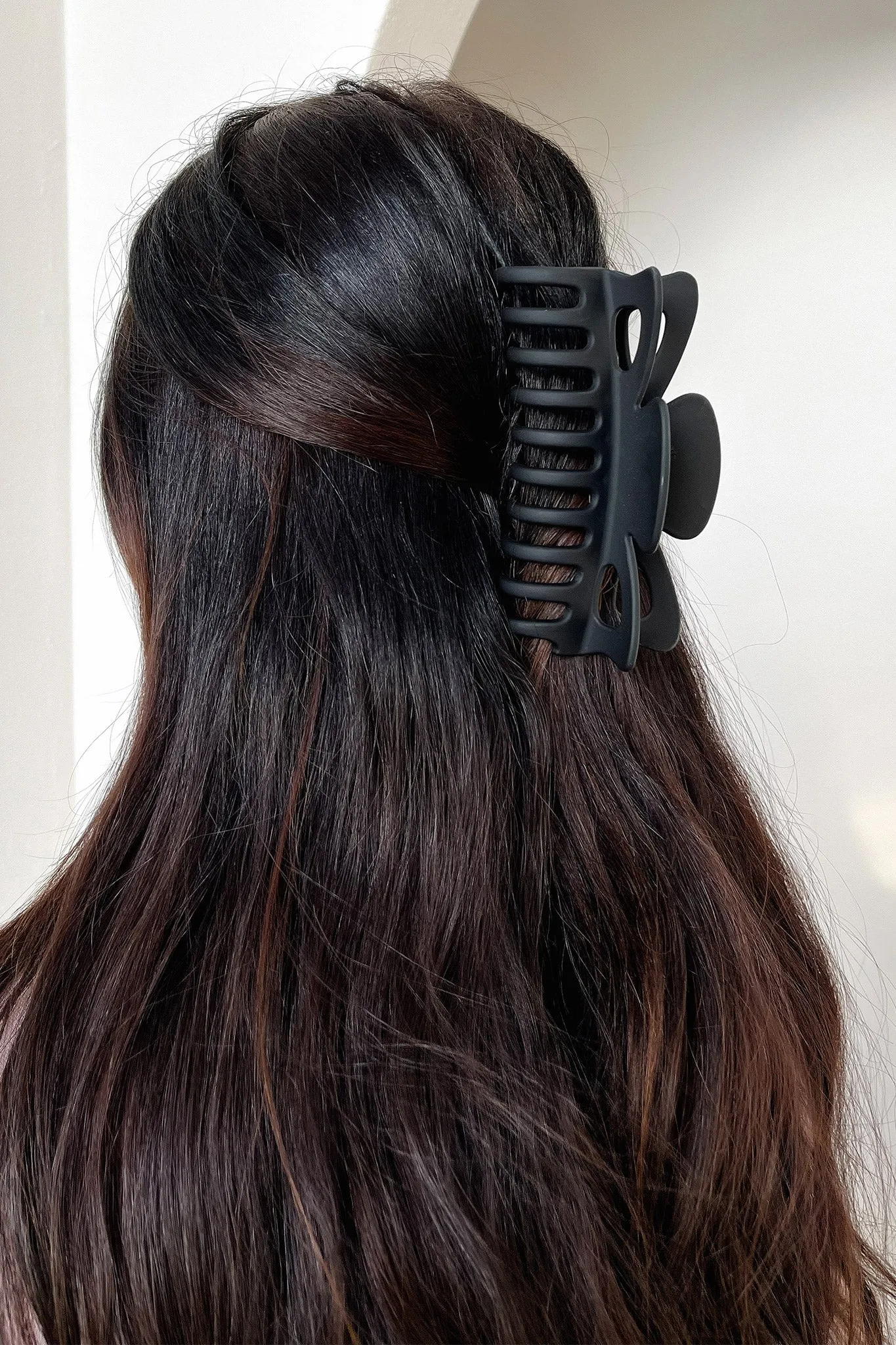 Eli Claw Clip - Black sold by Thats So Fetch product image thumbnail 4