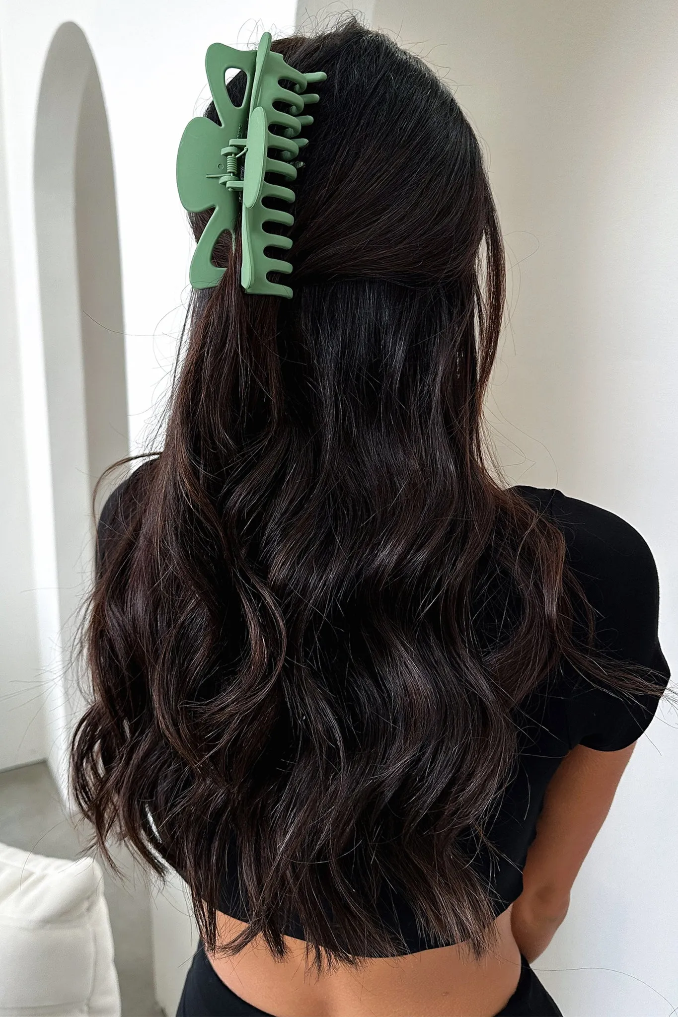 Eli Claw Clip - Green sold by Thats So Fetch product image thumbnail 2